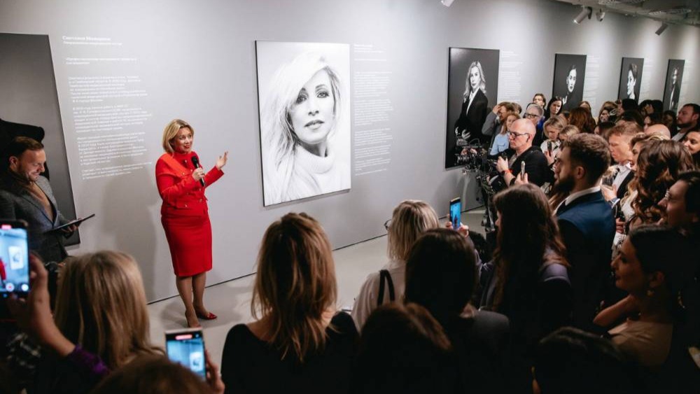 Вице-мэр Ракова: фотовыставка «Женщина: путь от мечты к вершинам» открылась в Москве